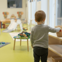 Une approche favorisant l'éveil et l'autonomie
