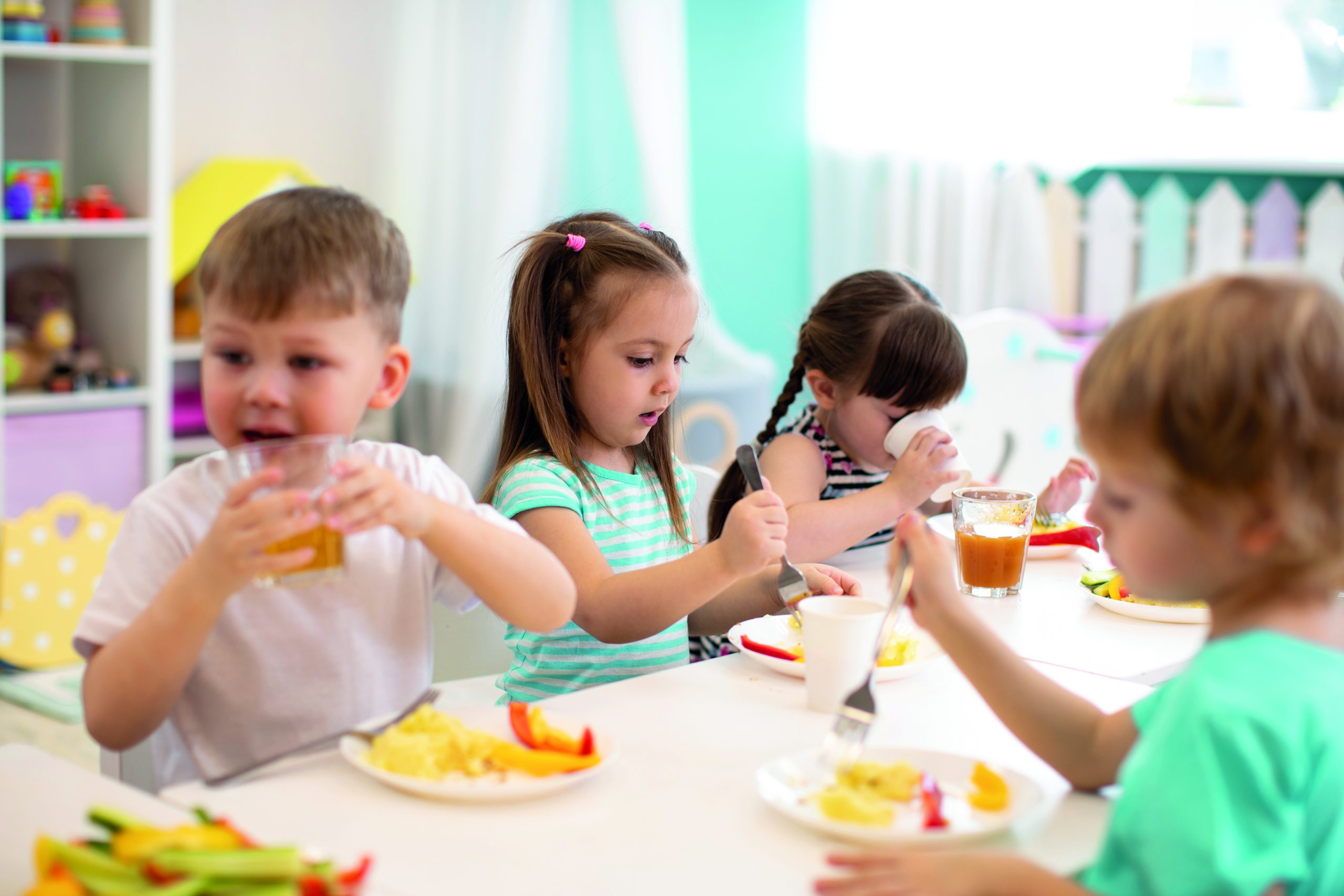 Groupe d'enfants dans la crèche
